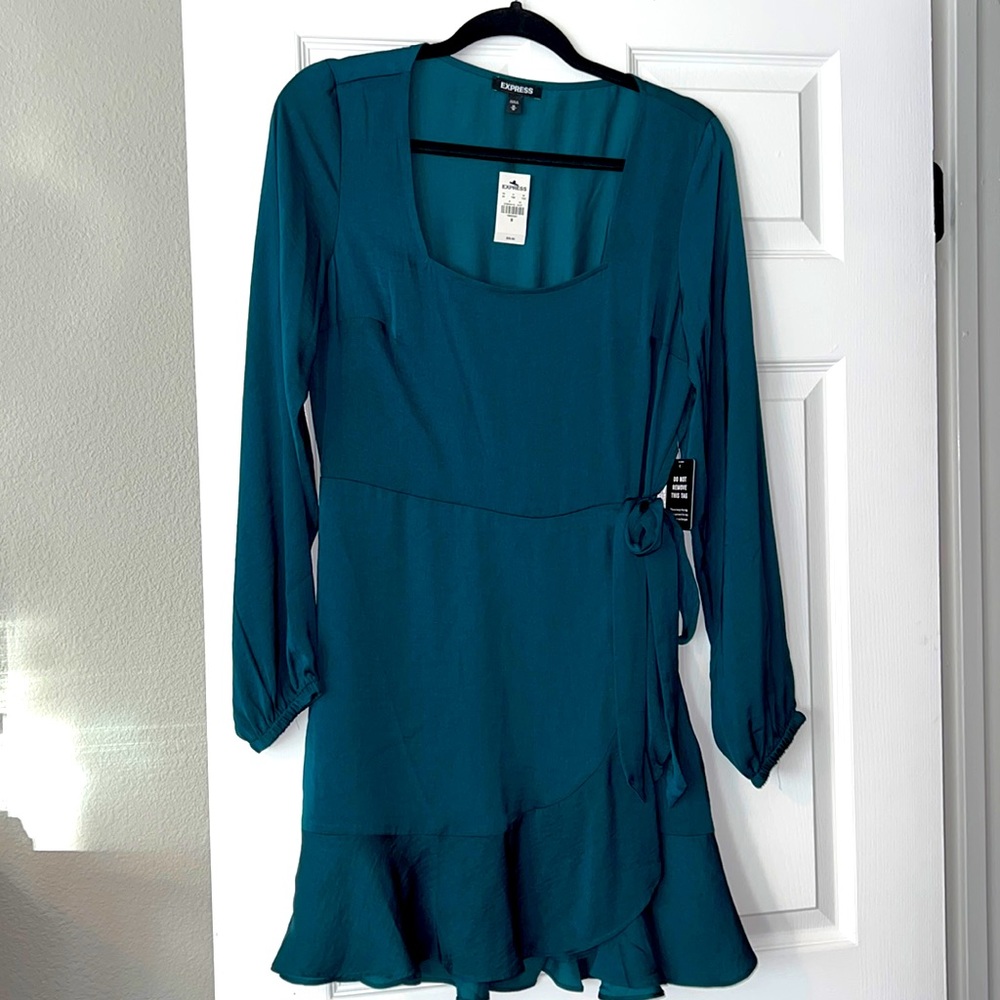 Women express wrap satin style size medium long sleeve dress NWT